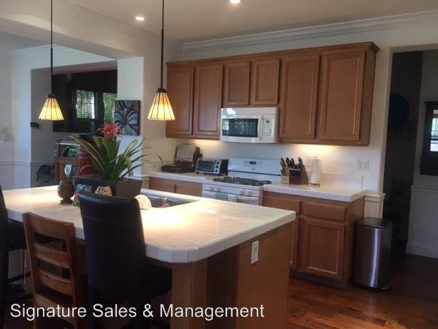 2913 Wild Springs Lane - Photo 3 of 15