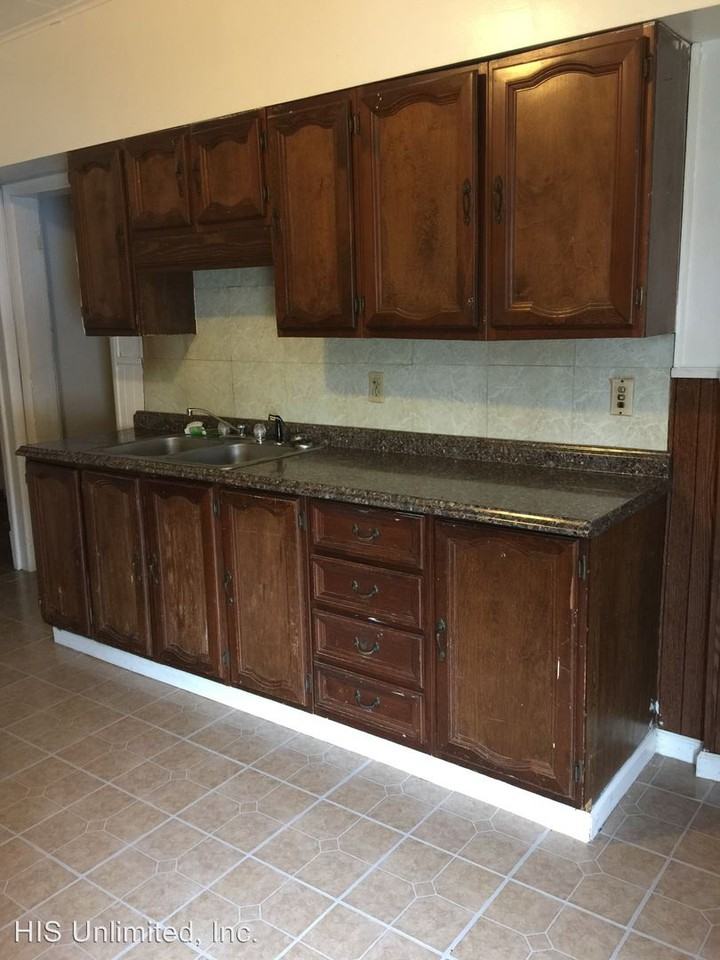 53 Glen Ave - Photo 2 of 12