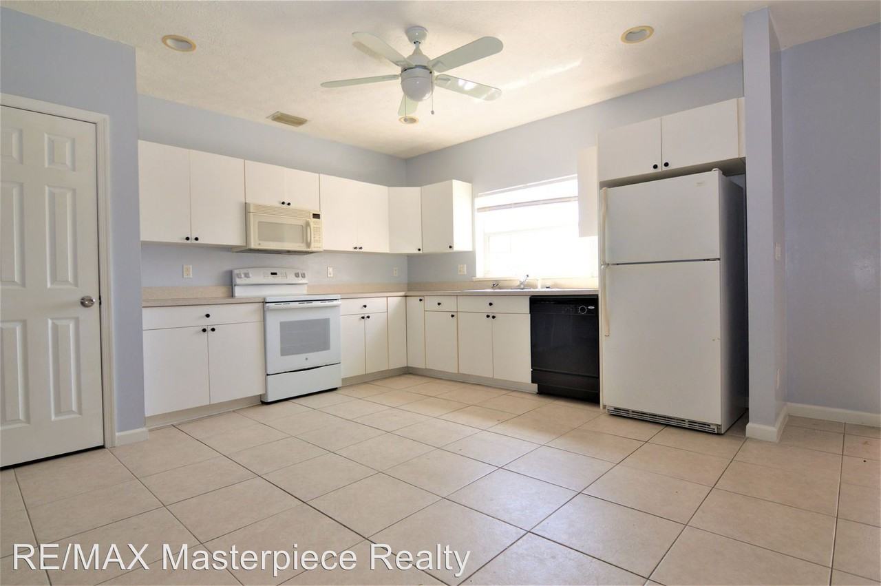 2181 Se Wild Meadow Circle - Photo 3 of 6