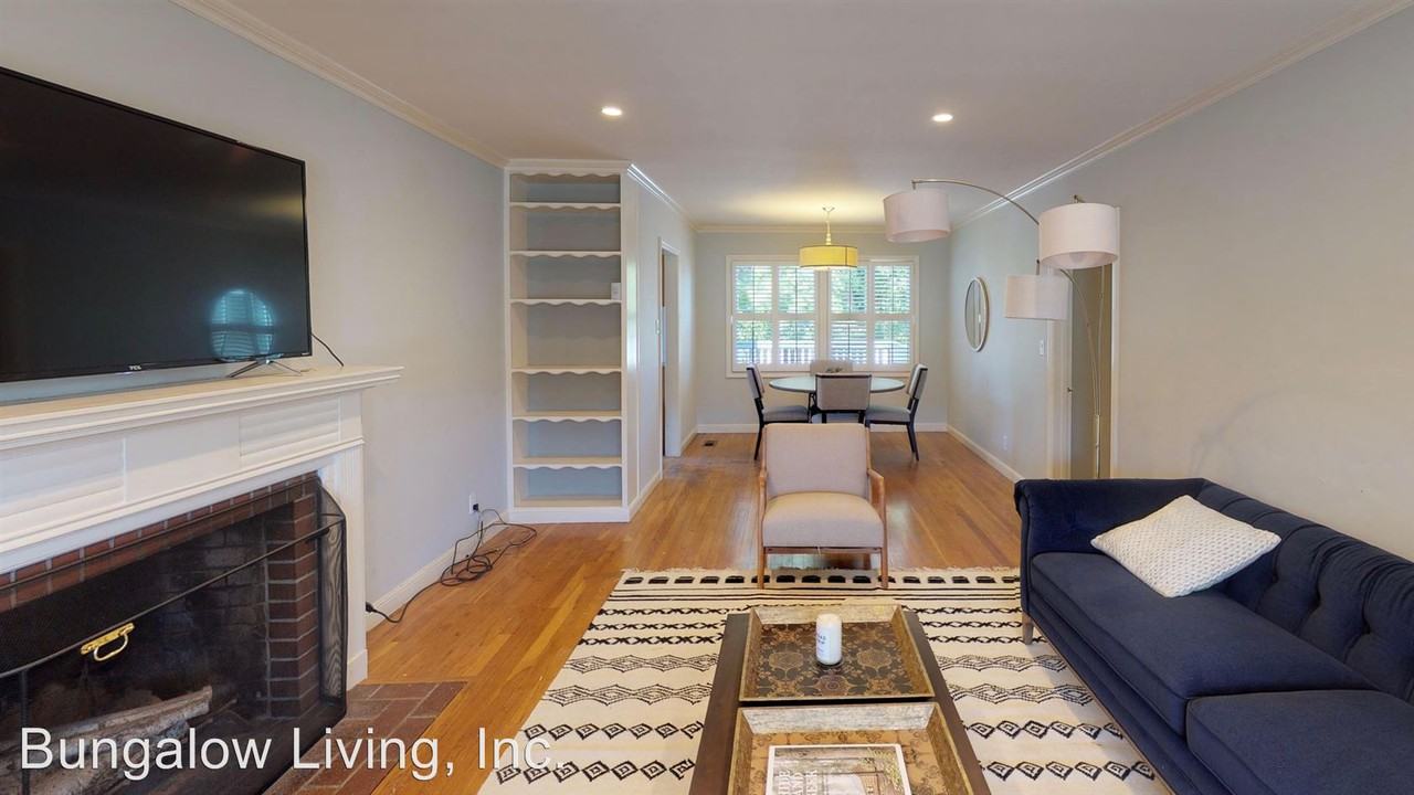 3023 Beverly St - Photo 3 of 10