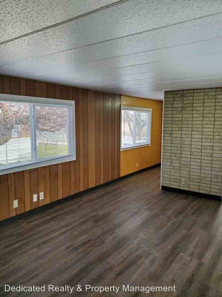 309 N 7th Ave - Photo 3 of 13