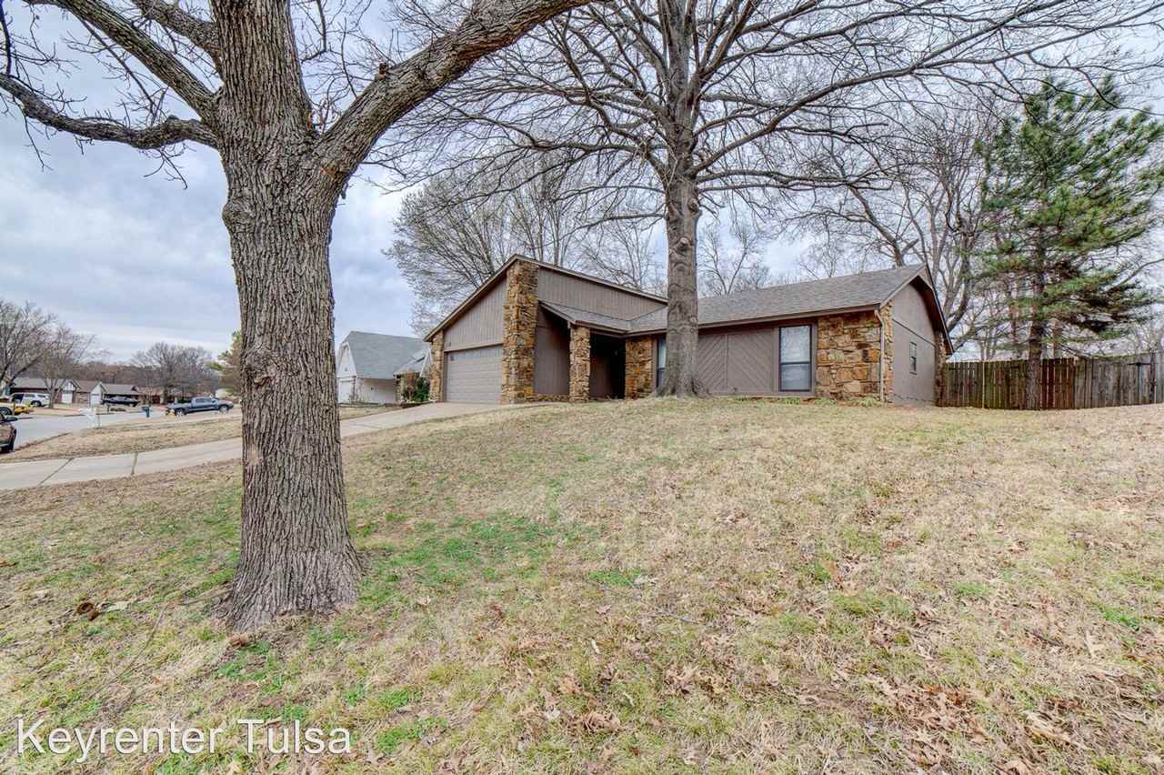 1919 West 65th Street South - Photo 3 of 28