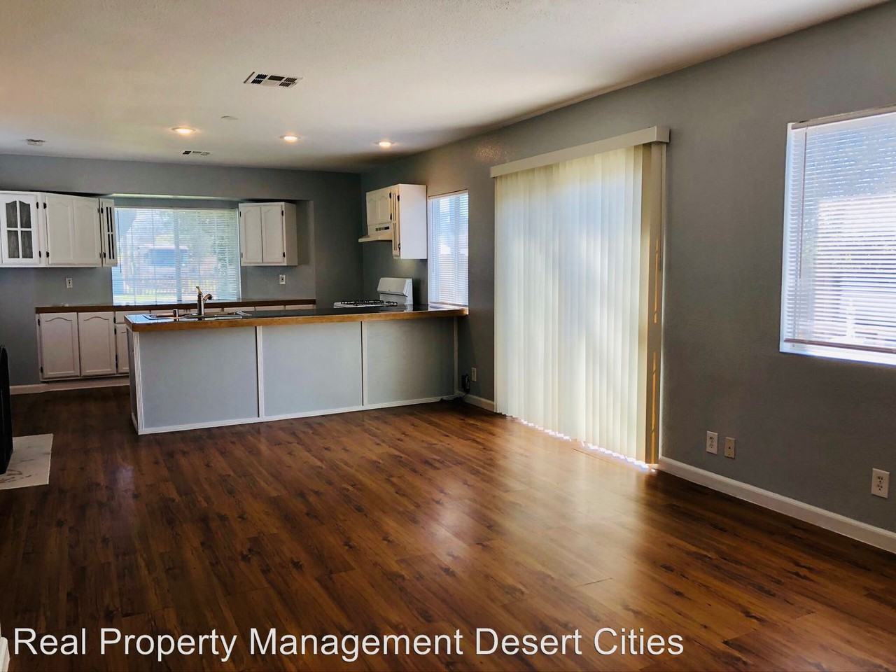 122 W 11th Street - Photo 2 of 28