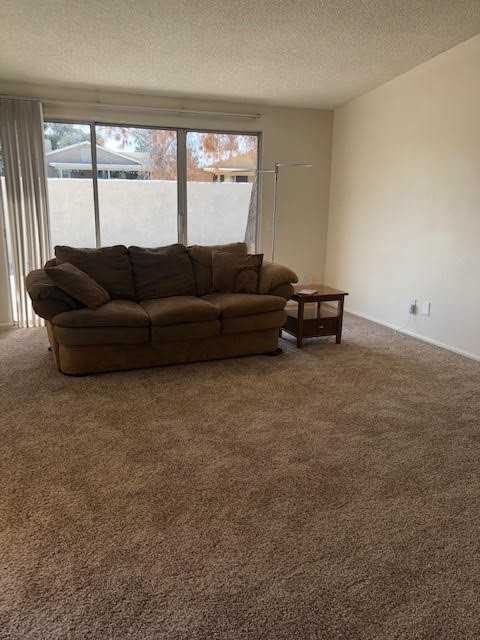 2126 N Villas Ln
