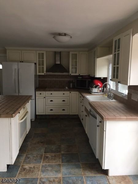 5 Potterstown Rd. - Photo 2 of 23