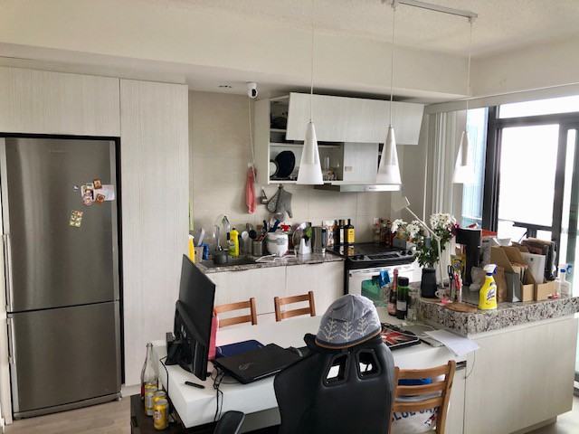 101 Charles Street East - Photo 2 of 5