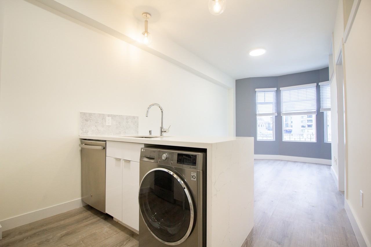 810 Eddy Street #604 - Photo 3 of 13