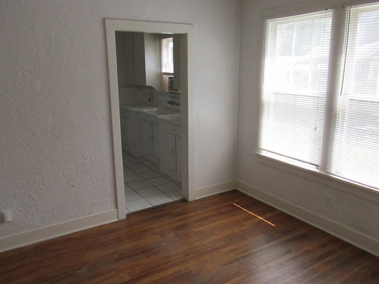 3912 West Gadsden Street - Photo 3 of 8
