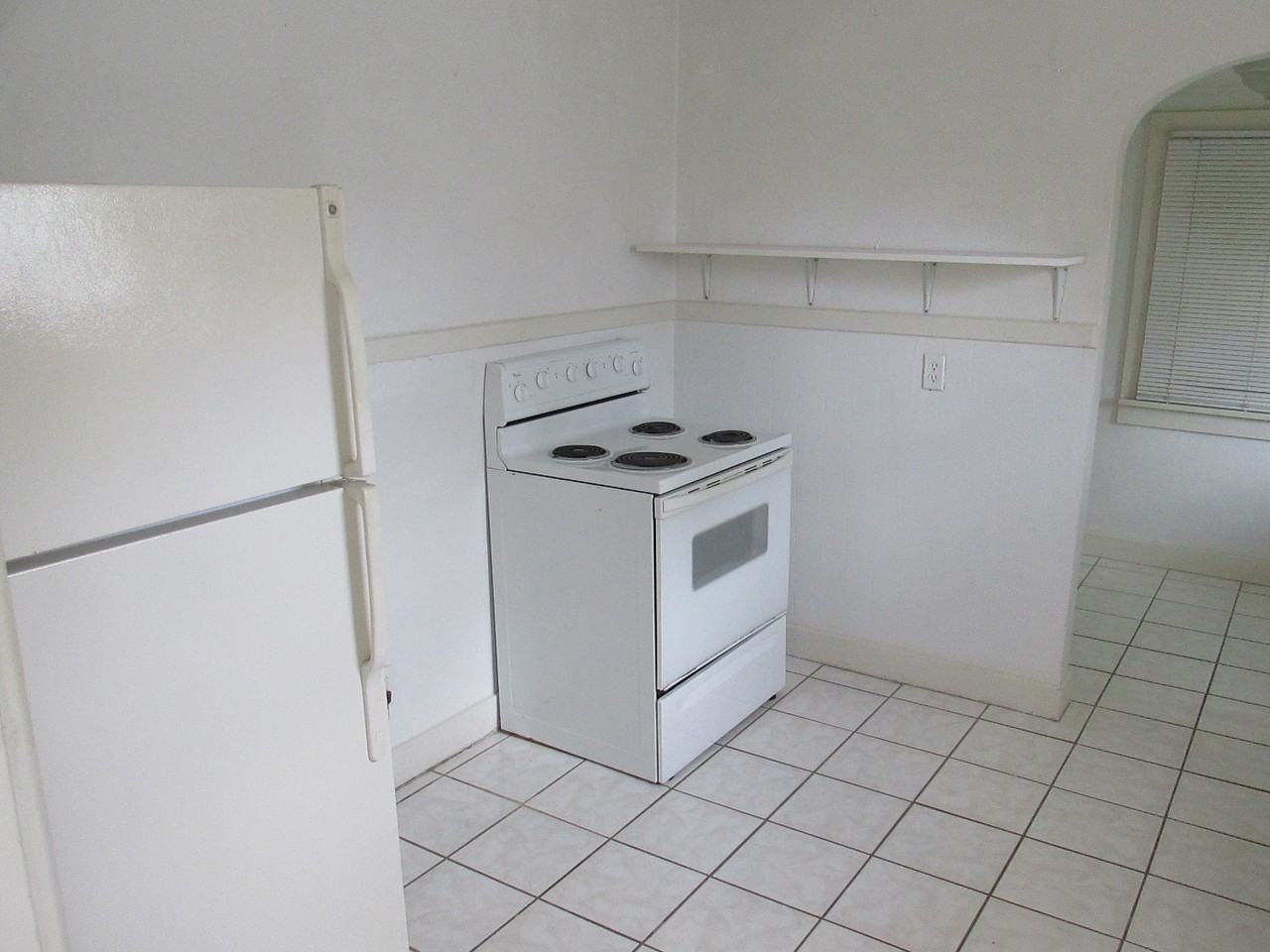 3912 West Gadsden Street - Photo 4 of 8