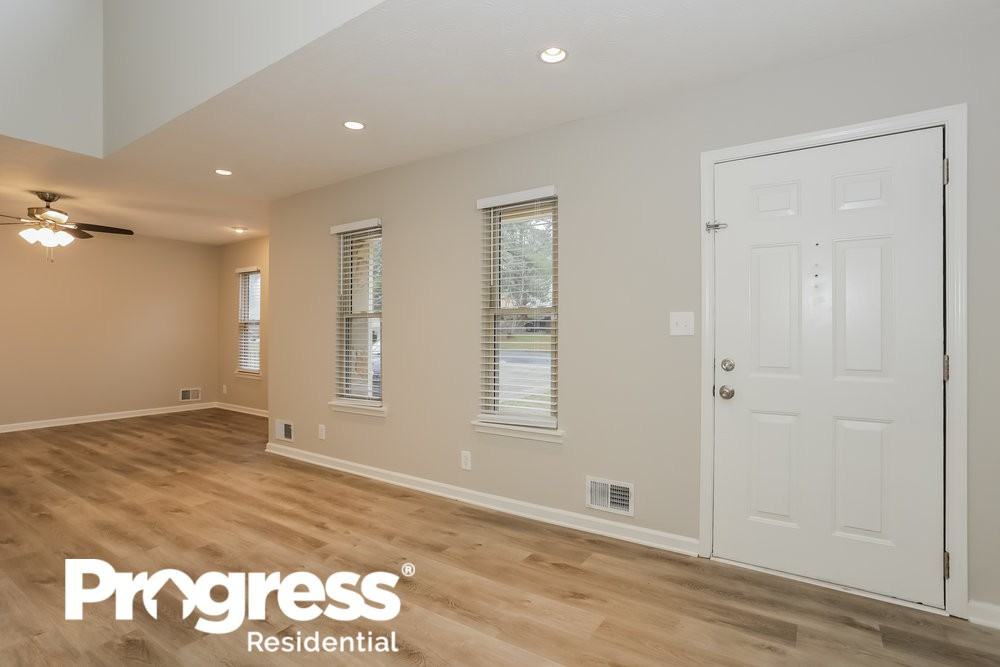 4041 Majestic Dr Sw - Photo 3 of 16