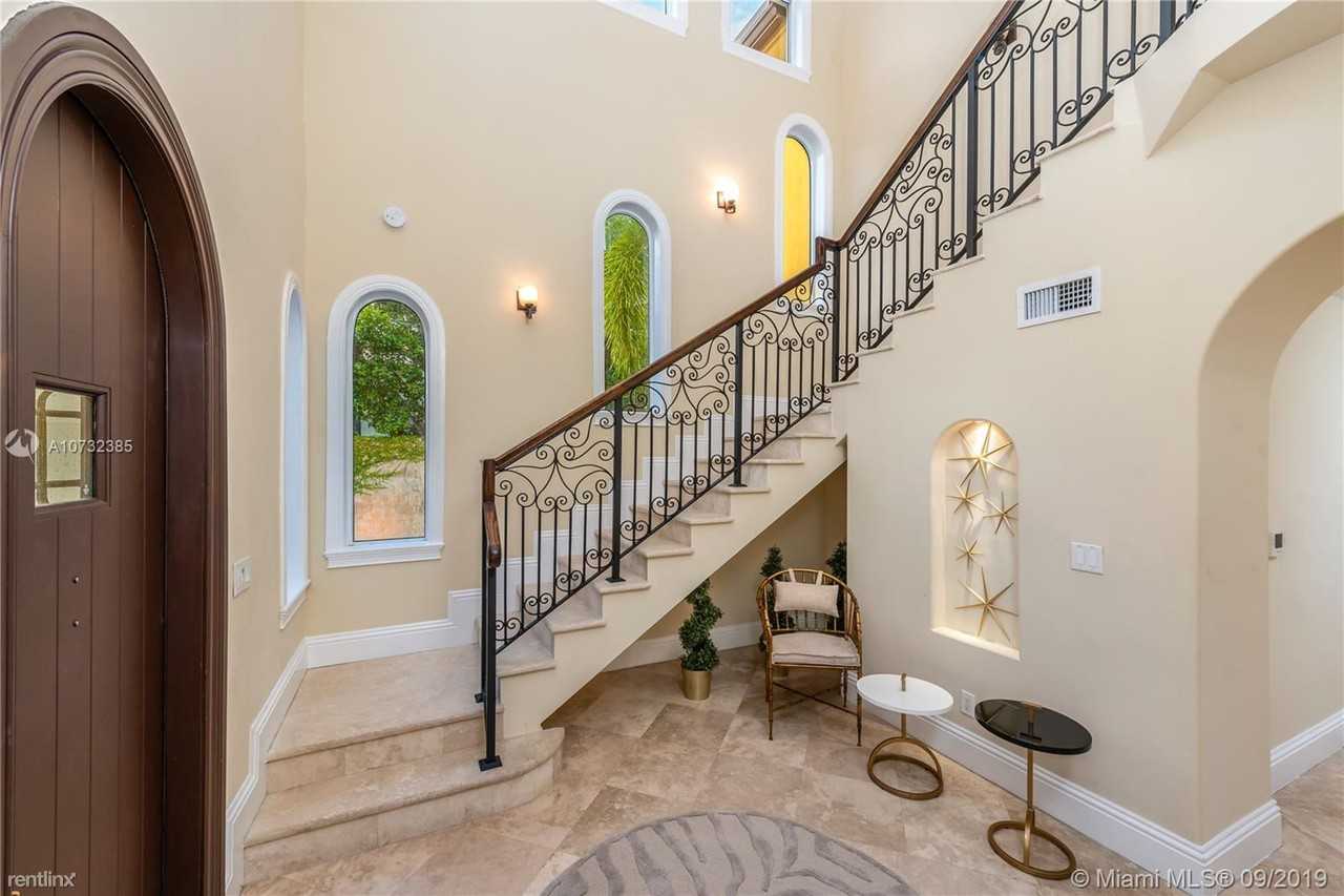 3733 Solana Rd - Photo 3 of 30