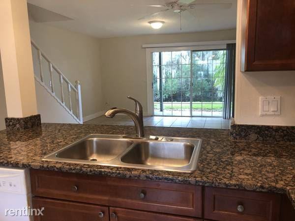 16532 Brigadoon Dr - Photo 3 of 17