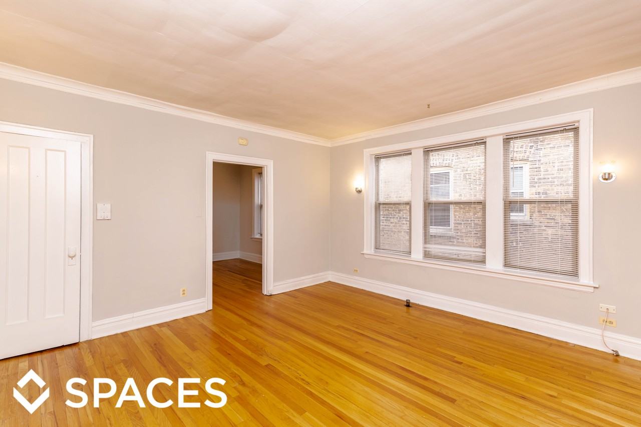 1525 Estes - Photo 3 of 7