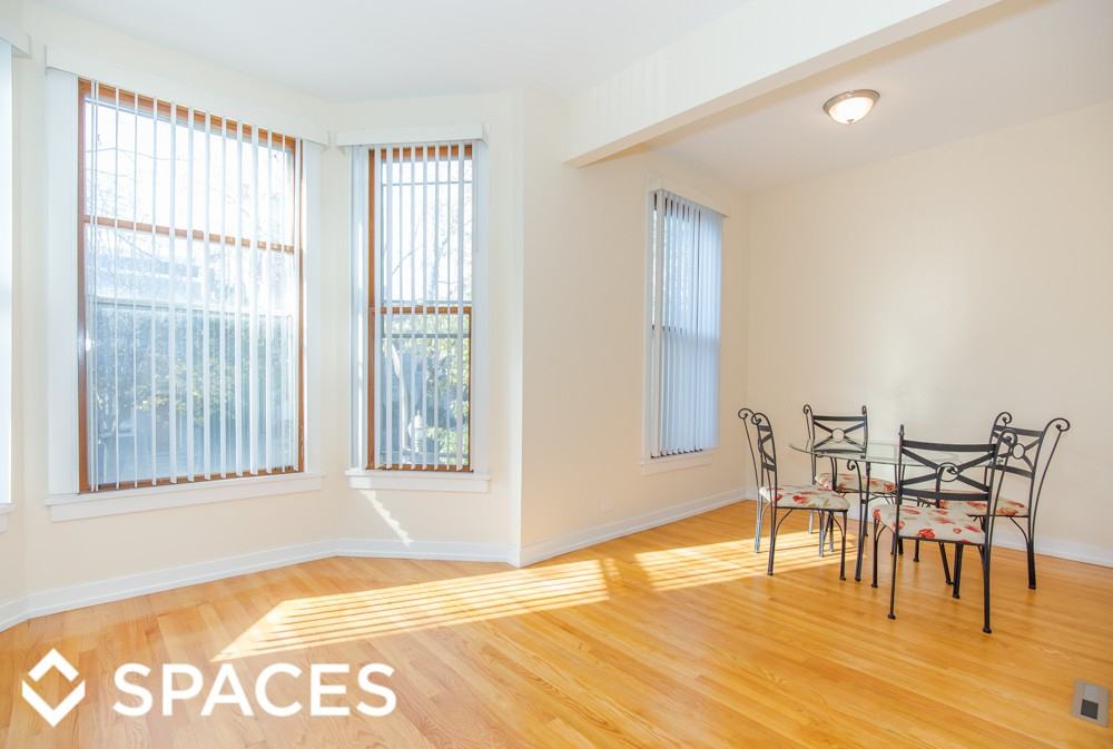 3045 N Clifton Ave - Photo 3 of 11