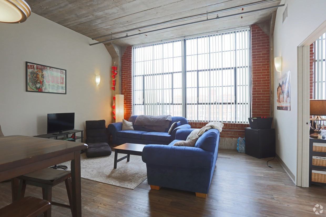 3427 Locust St - Photo 2 of 28