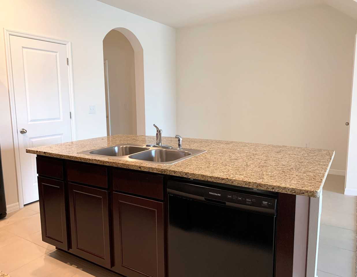 8634 Falling Blue Pl - Photo 7 of 28