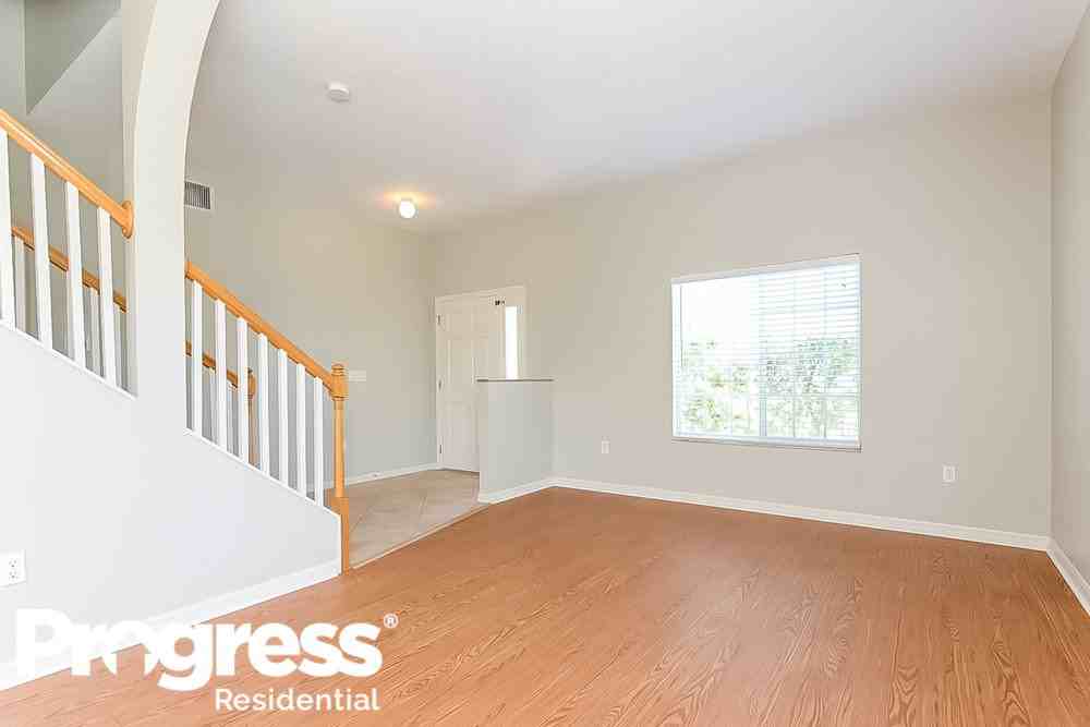 4852 Barchetta Dr - Photo 3 of 19