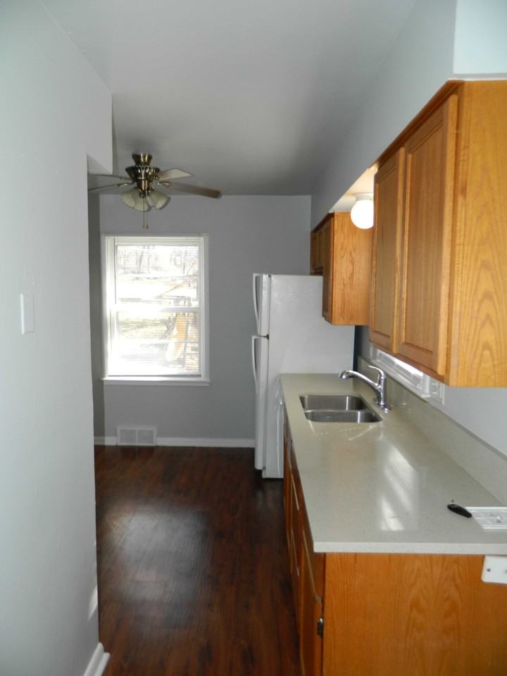 1143 65th St - Photo 3 of 18