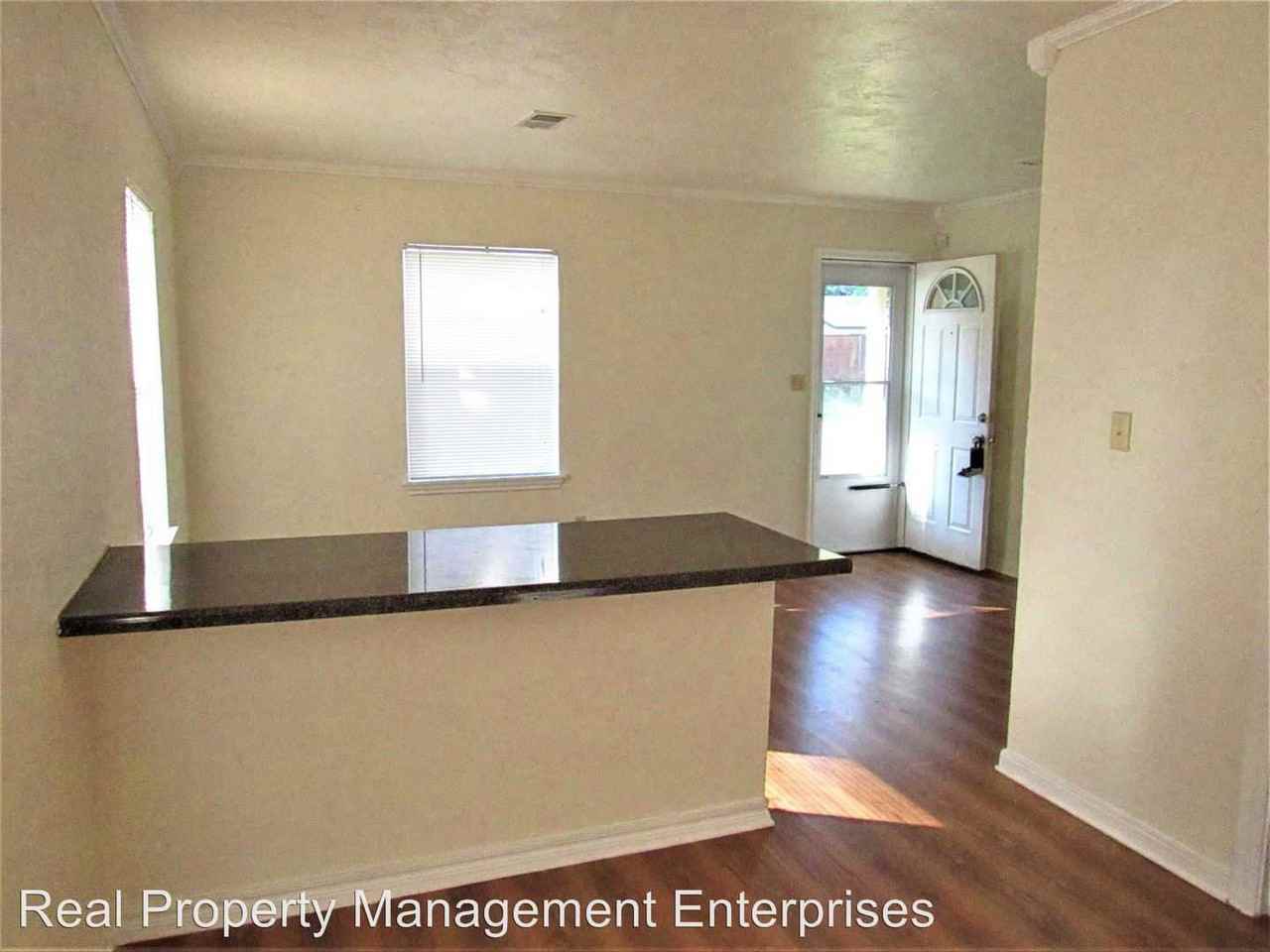 1137 Windemere Ave - Photo 3 of 9