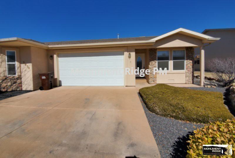 2976 Mesa Crest Pl #B - Photo 3 of 28