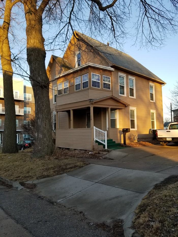 210 7th Avenue Southwest, Cedar Rapids, IA 52404 4 Bedroom House for
