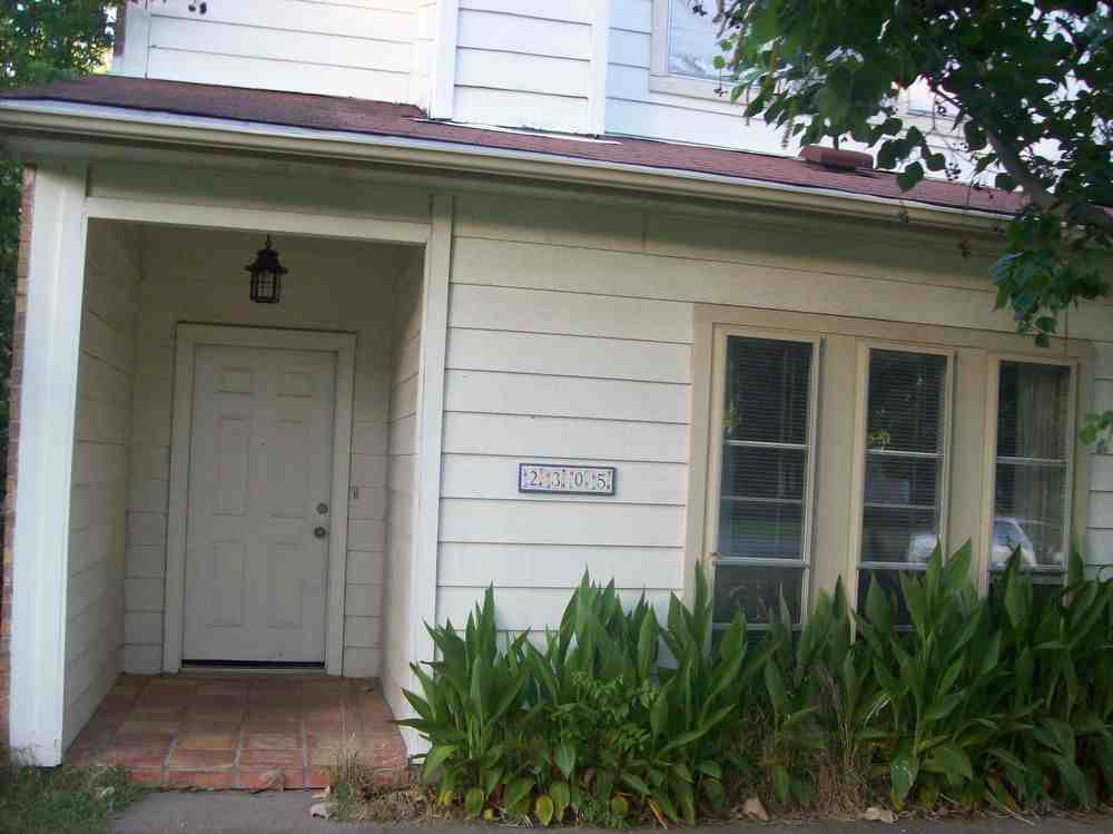 2305 Auburn Court - Photo 2 of 10