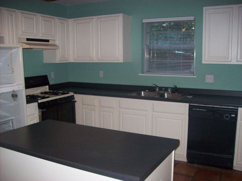 2305 Auburn Court - Photo 3 of 10