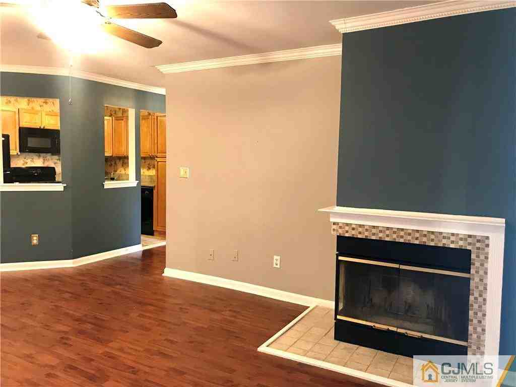 1107 Stoneridge Cir - Photo 2 of 25