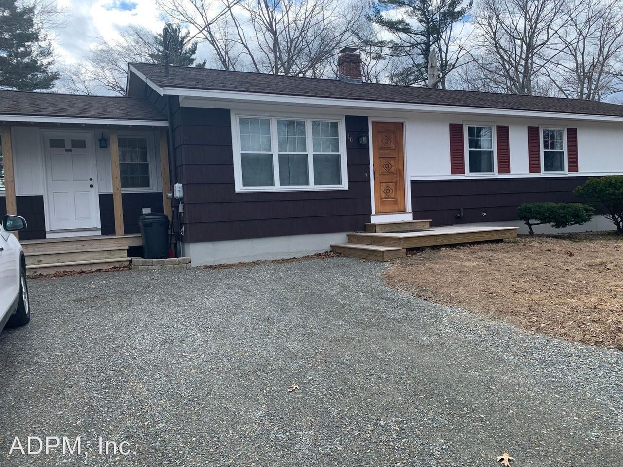 30 Railroad Ave - Photo 2 of 37