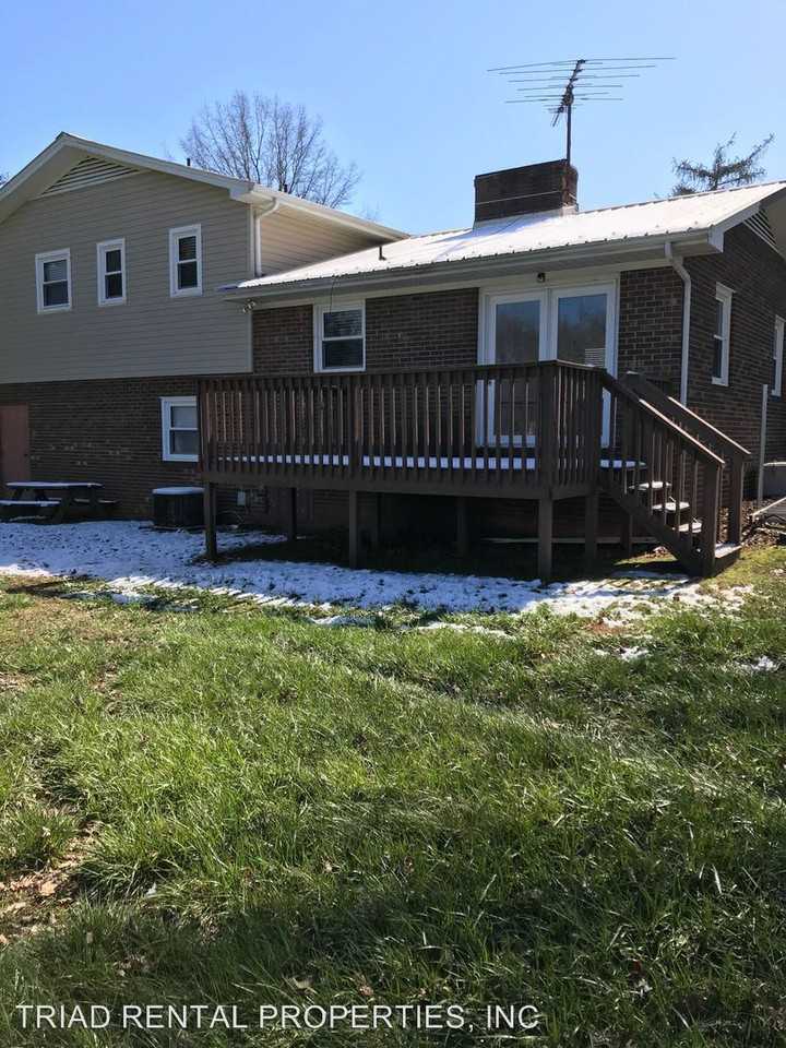 6152 Gravel Hill Rd - Photo 3 of 14