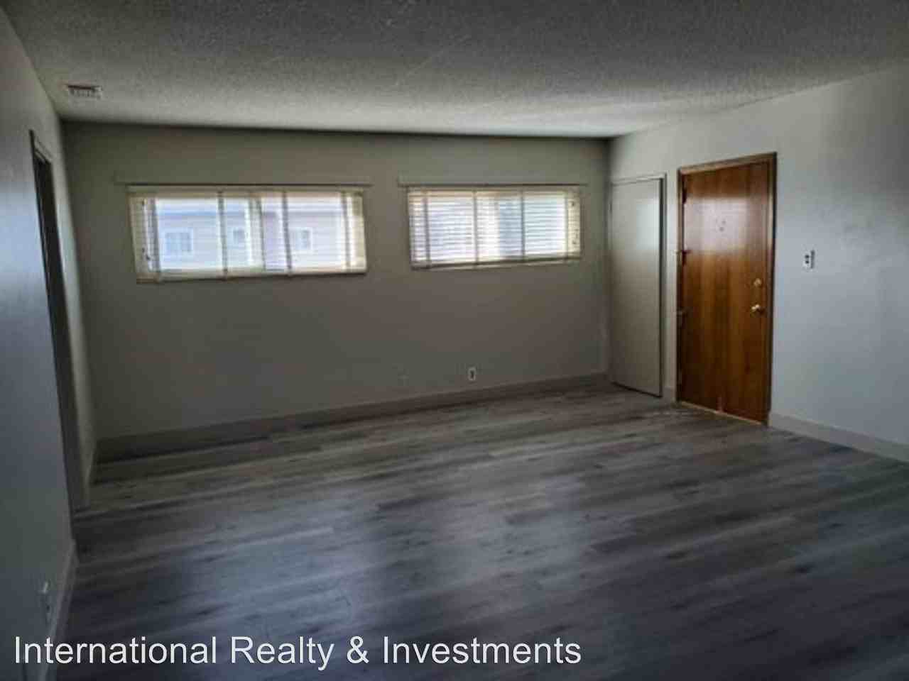 304 W. Spruce Avenue - Photo 2 of 10