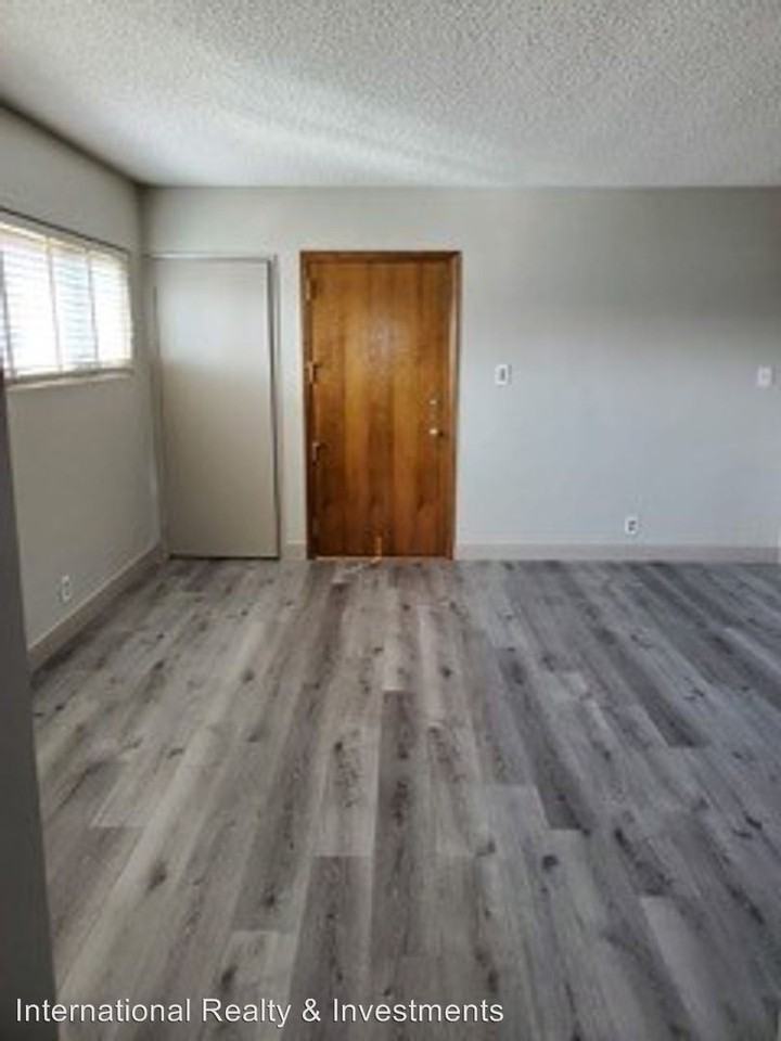 304 W. Spruce Avenue - Photo 3 of 10