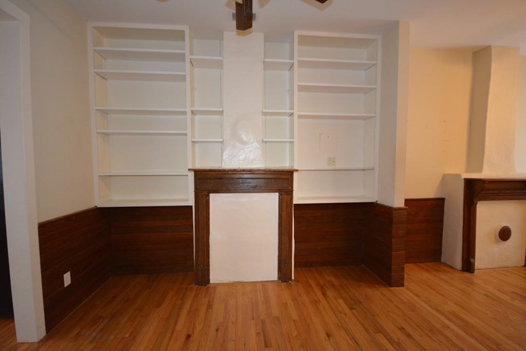 542 East Charlton Lane - Photo 3 of 9