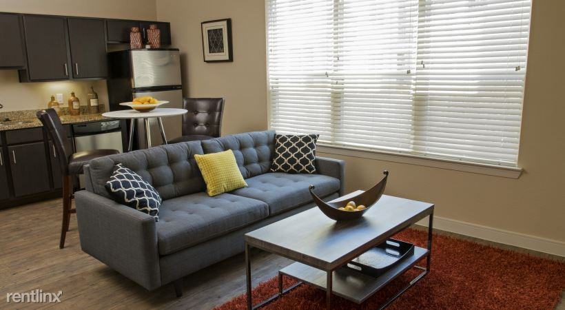 2326 S Congress Ave - Photo 2 of 6