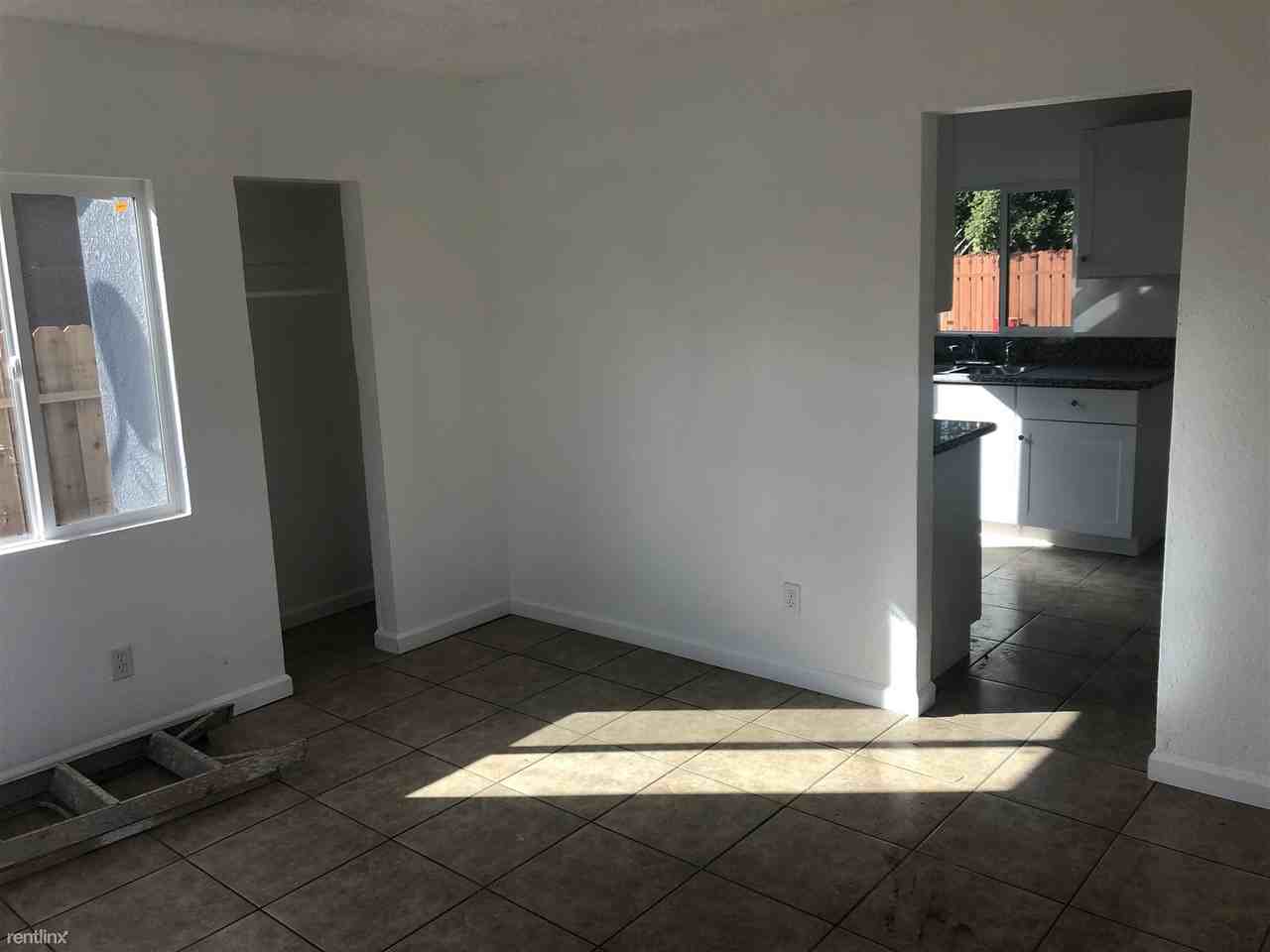 2433 S 10th St - Photo 3 of 5