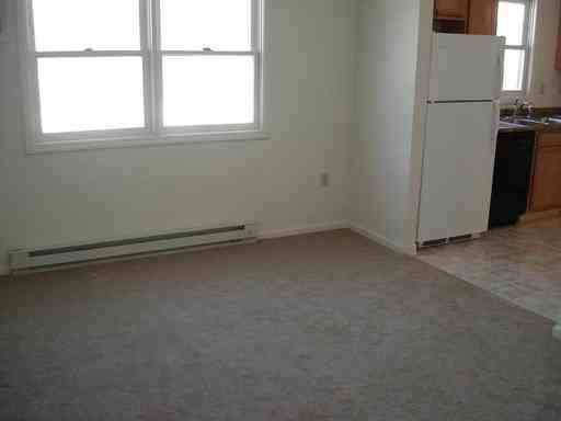 425 Century Dr - Photo 3 of 10