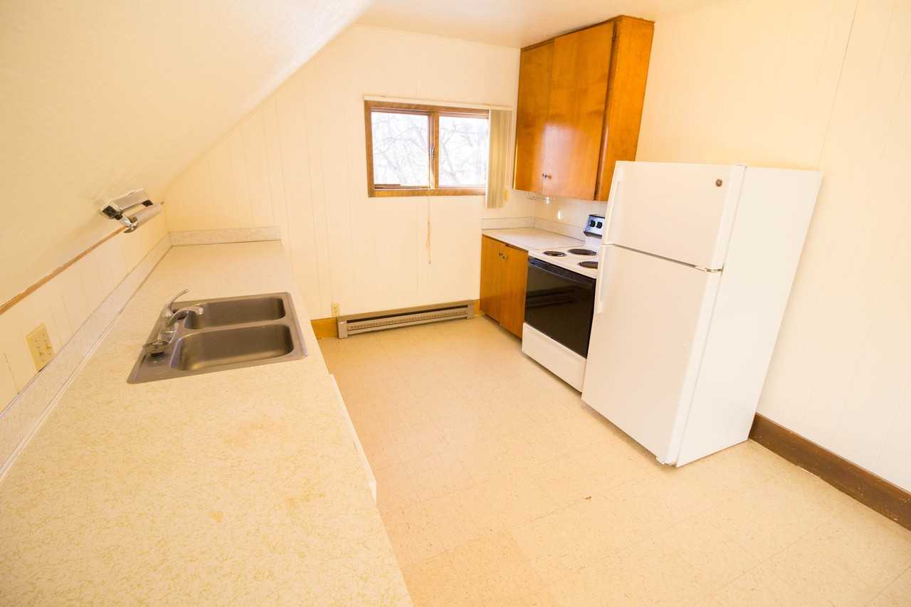 2212 Saint Clair Road - Photo 3 of 8