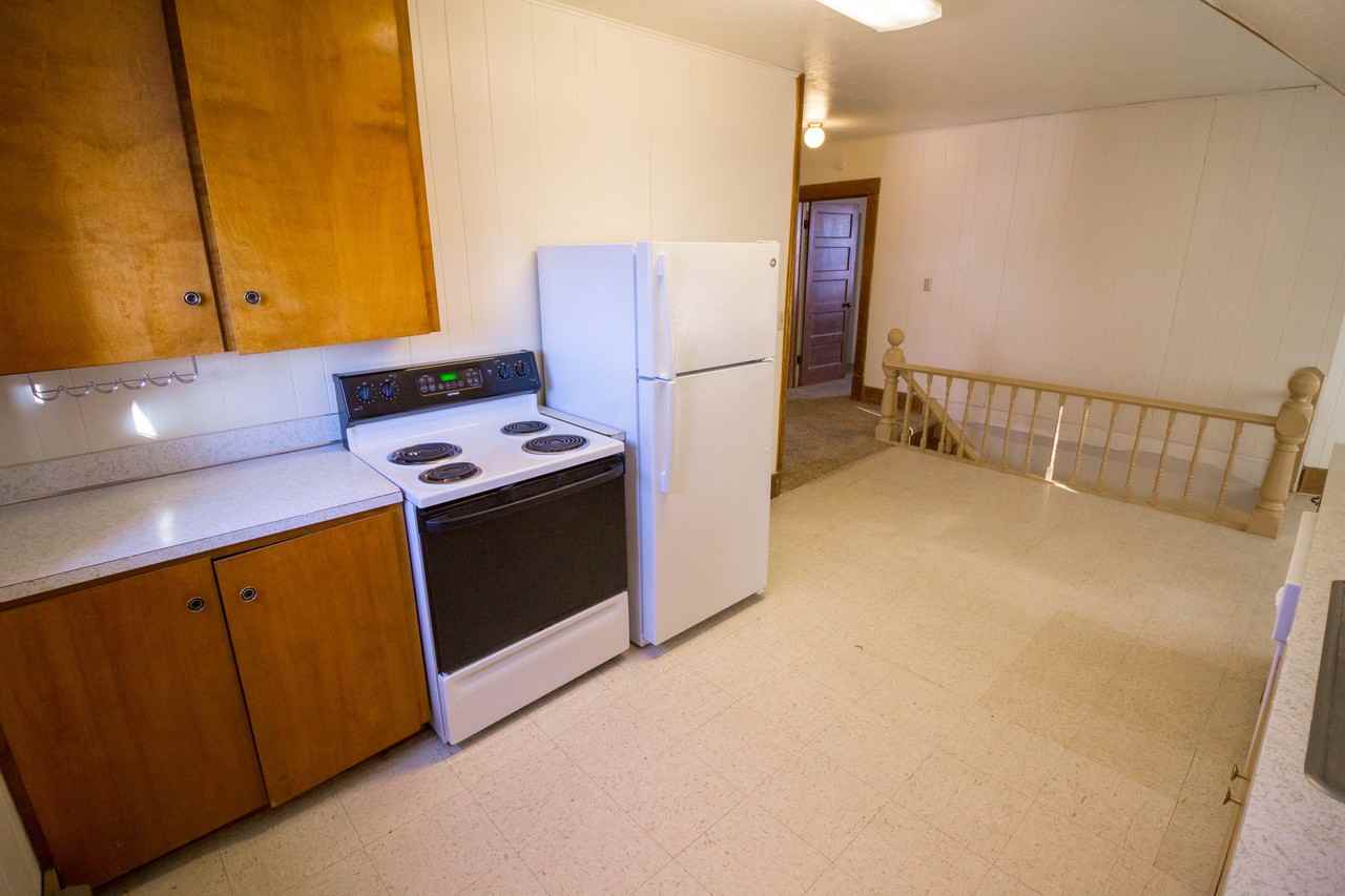2212 Saint Clair Road - Photo 2 of 8