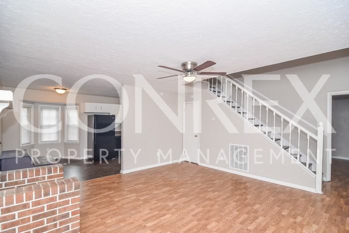 203 Cascade Drive - Photo 2 of 8