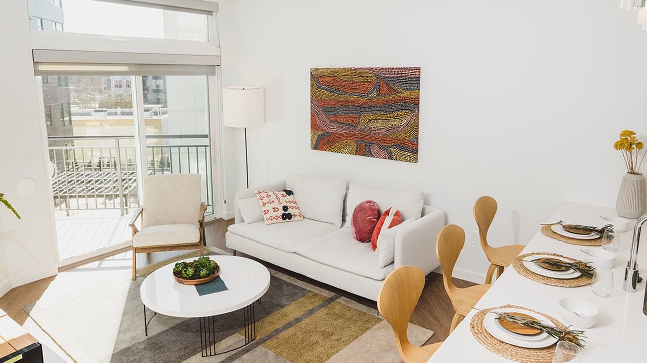 Modera Redmond - Photo 3 of 50