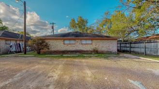 204 Lynn Dr - Photo 1 of 1