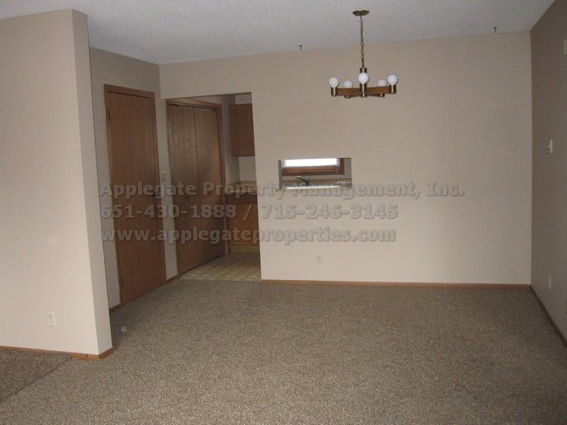 325 W 9Th St - Photo 4 of 19