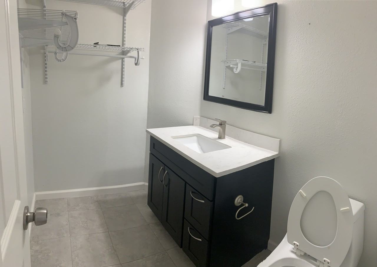 1062 Topaz Ave - Photo 3 of 31