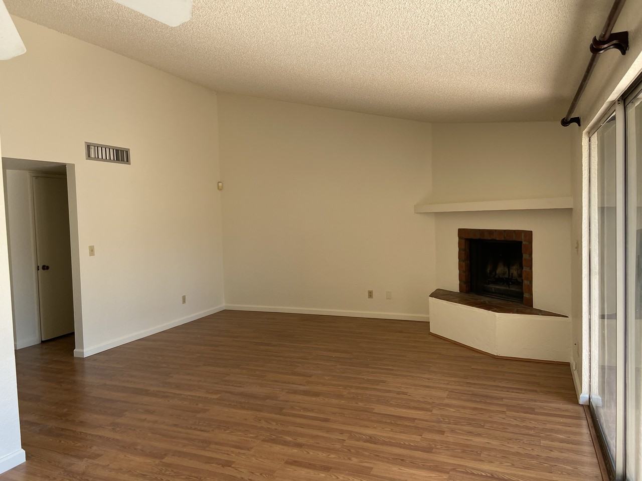 3445 N Richland Dr - Photo 2 of 21