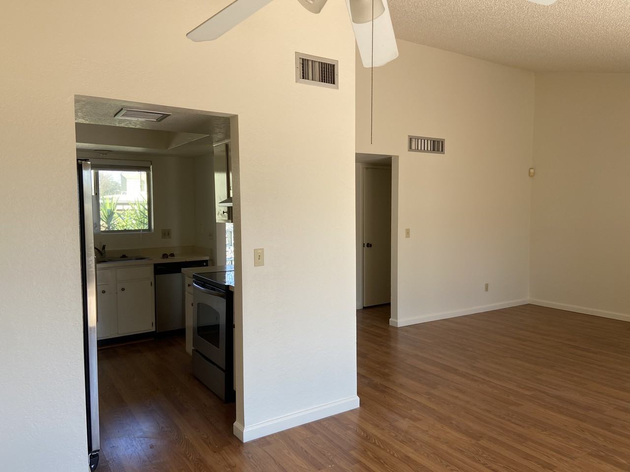 3445 N Richland Dr - Photo 3 of 21