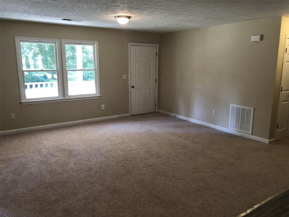 55 Sunnybrook Drive - Photo 3 of 27