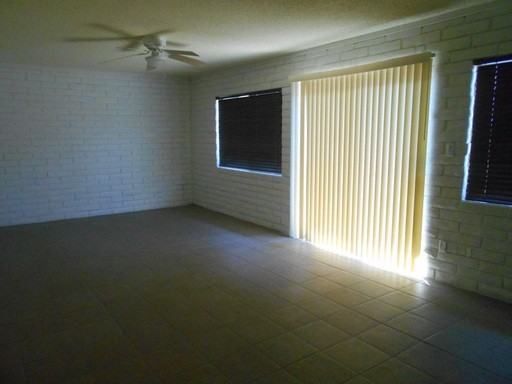 2096 S 10th Ave - Photo 2 of 13