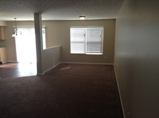 241 Lakeview Dr - Photo 3 of 18