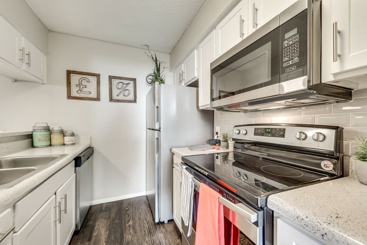 Alena Apartments - Photo 3 of 20