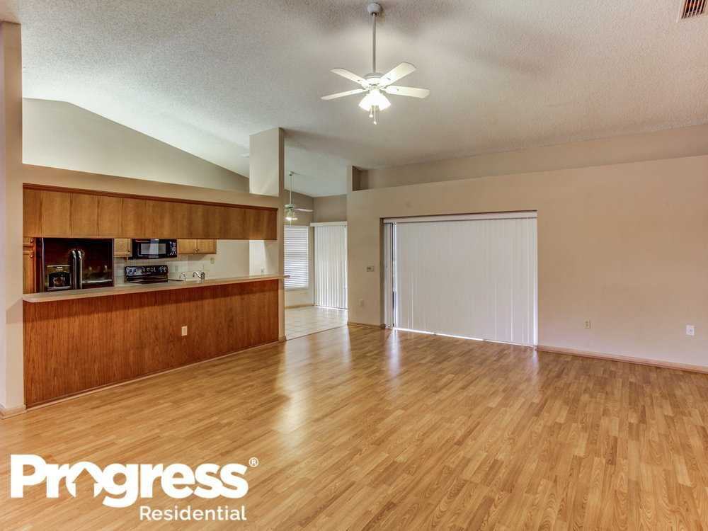 4831 Crestknoll Ln - Photo 2 of 19